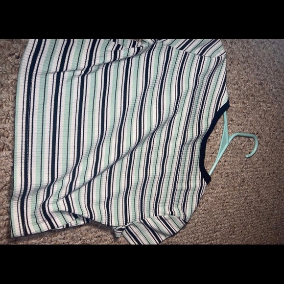 Mint and black striped crop top - Picture 2 of 2